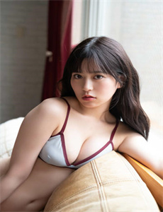 美女被j进去动态