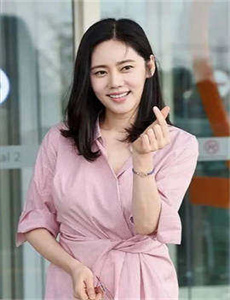 女主被强迫群np肉